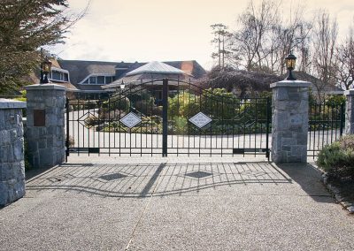 stone gate pillars HOW 3316